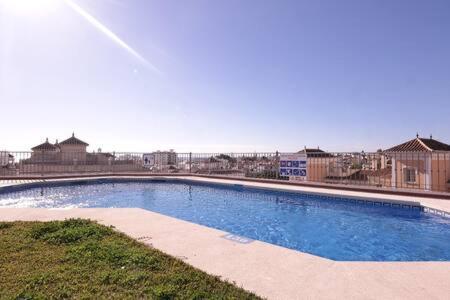 Amplio apartamento con piscina cerca de la playa Nerja Exterior foto